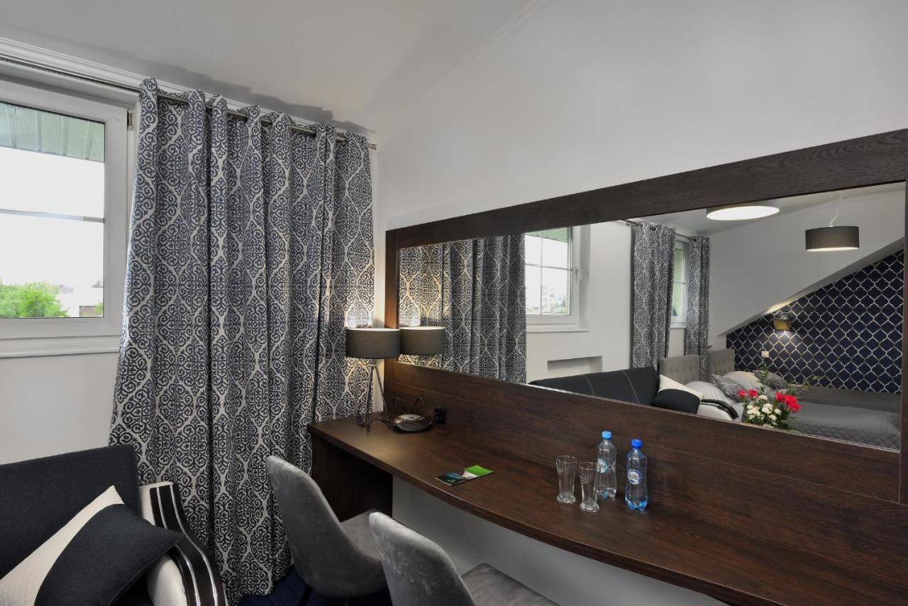 Hotel Agat Piotrków Trybunalski エクステリア 写真