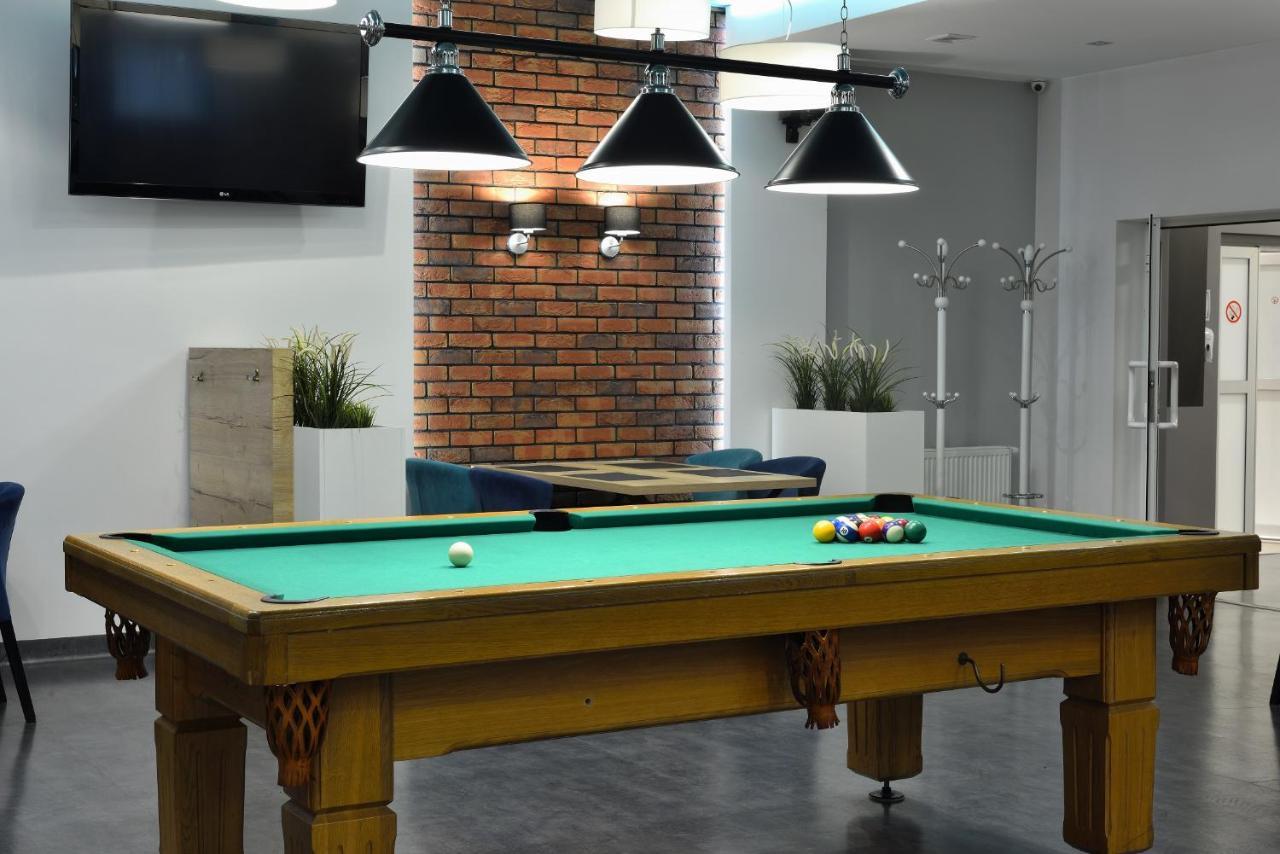 Hotel Agat Piotrków Trybunalski エクステリア 写真