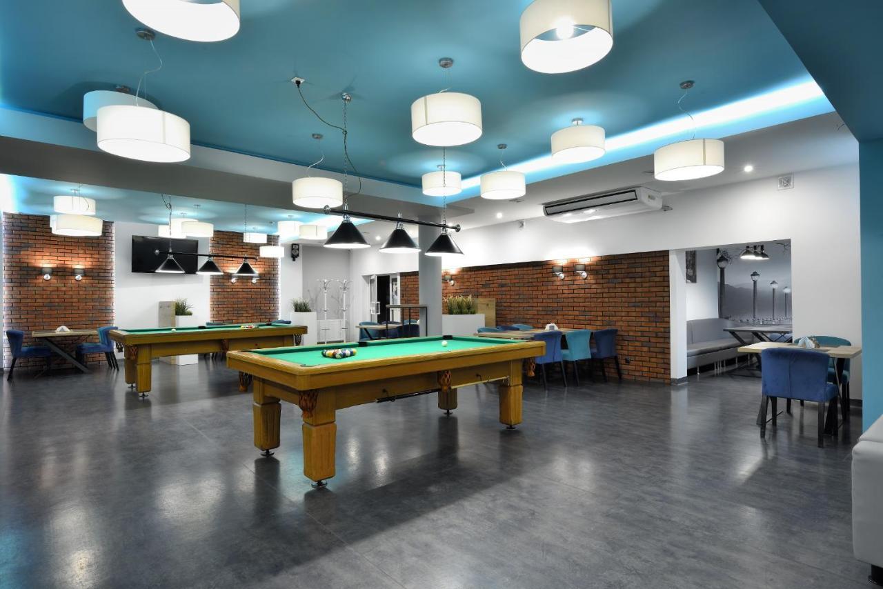 Hotel Agat Piotrków Trybunalski エクステリア 写真
