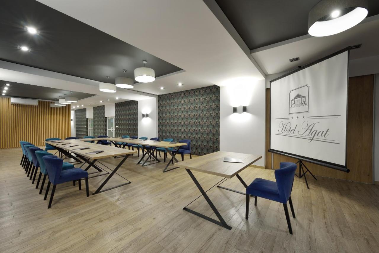 Hotel Agat Piotrków Trybunalski エクステリア 写真