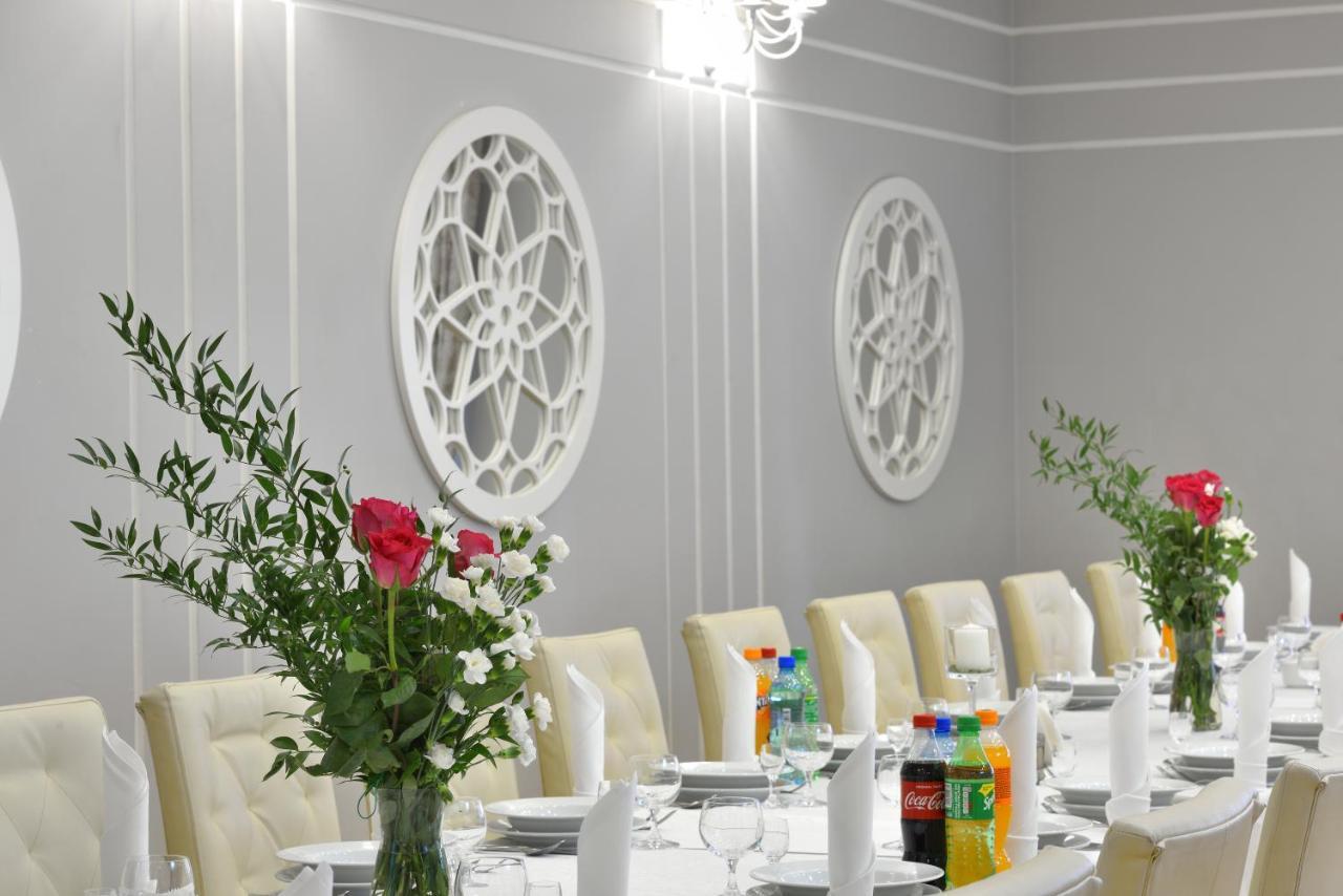 Hotel Agat Piotrków Trybunalski エクステリア 写真