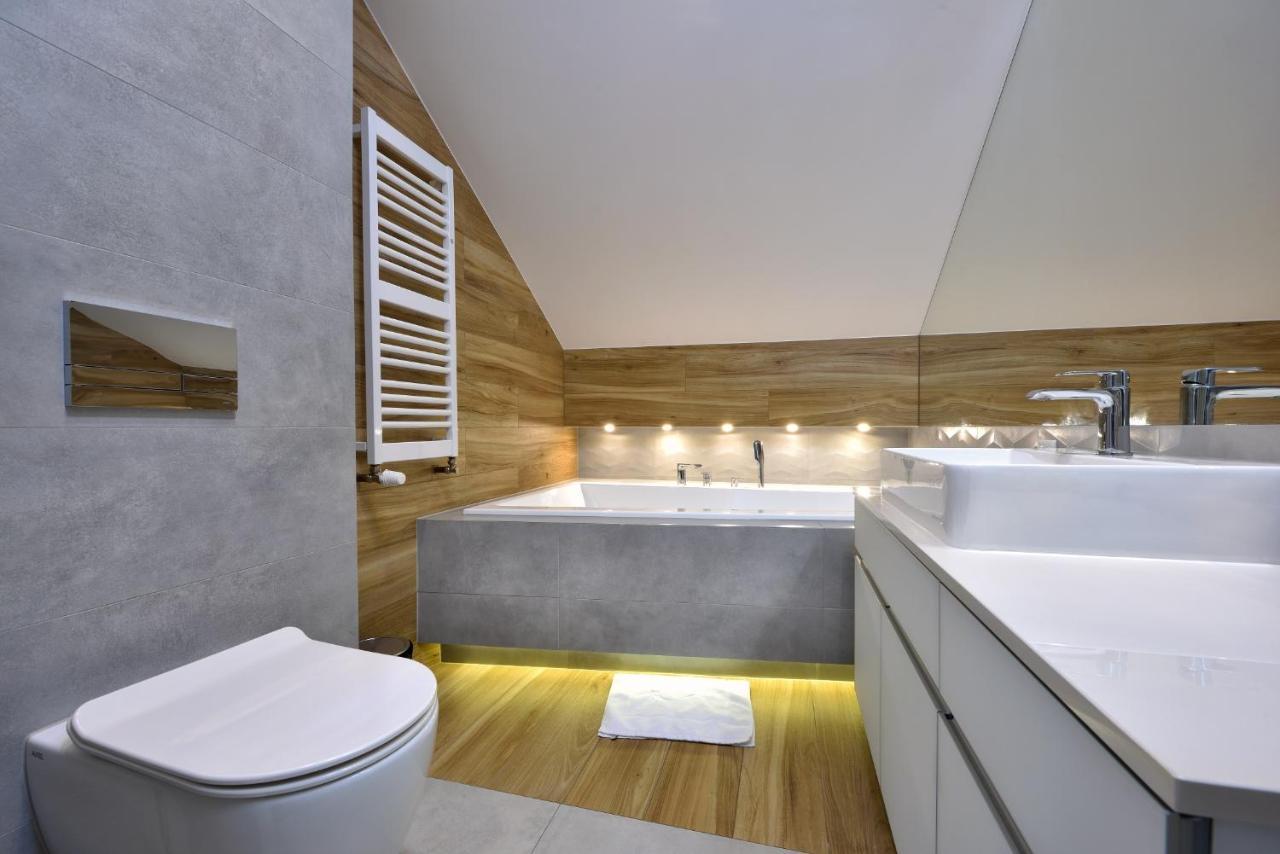 Hotel Agat Piotrków Trybunalski エクステリア 写真