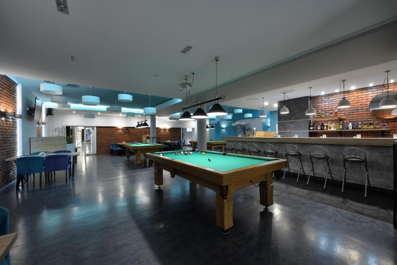Hotel Agat Piotrków Trybunalski エクステリア 写真