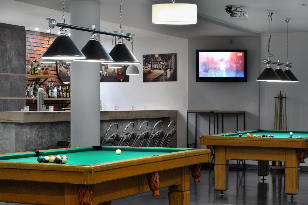 Hotel Agat Piotrków Trybunalski エクステリア 写真