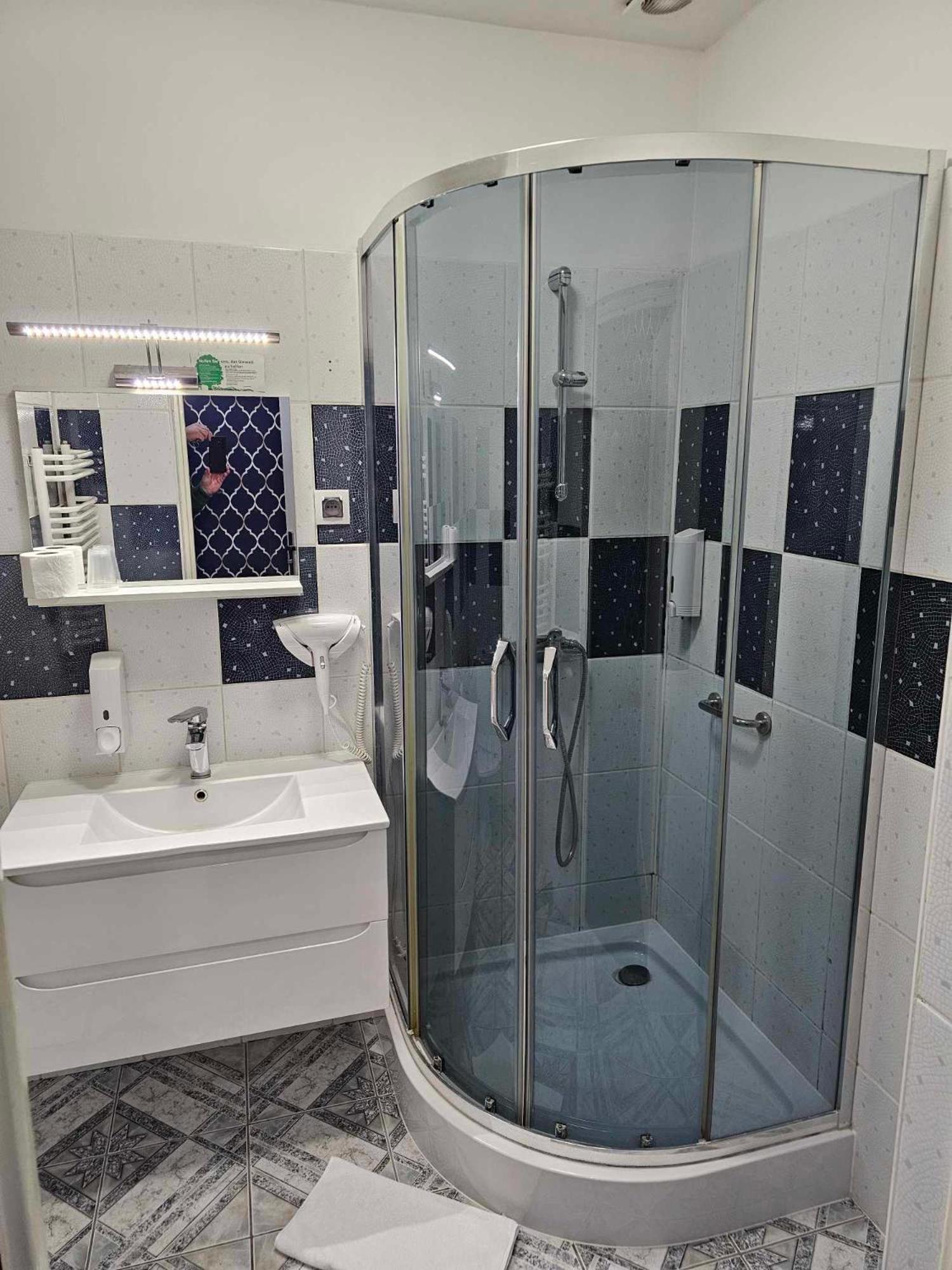 Hotel Agat Piotrków Trybunalski エクステリア 写真