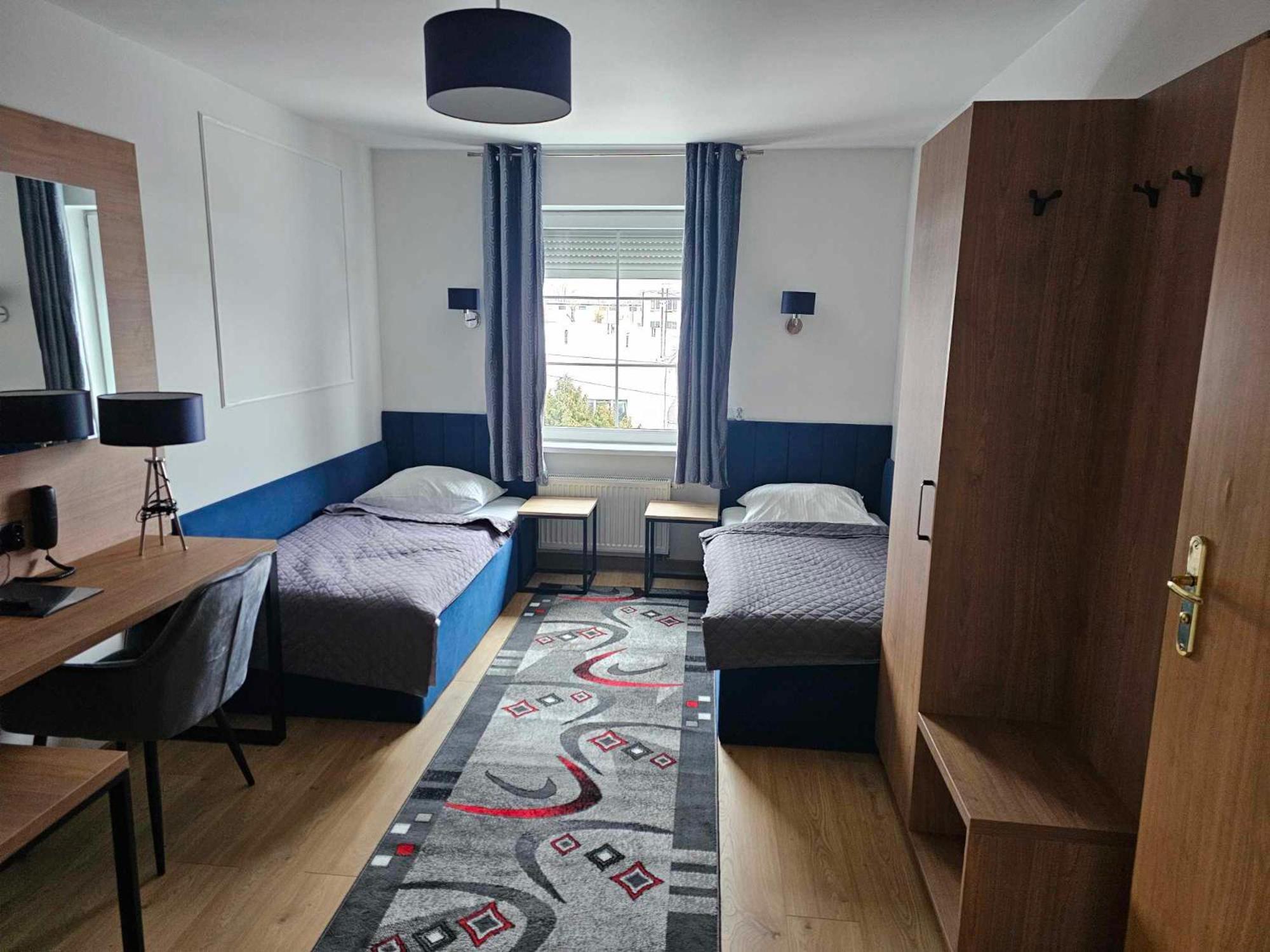 Hotel Agat Piotrków Trybunalski エクステリア 写真